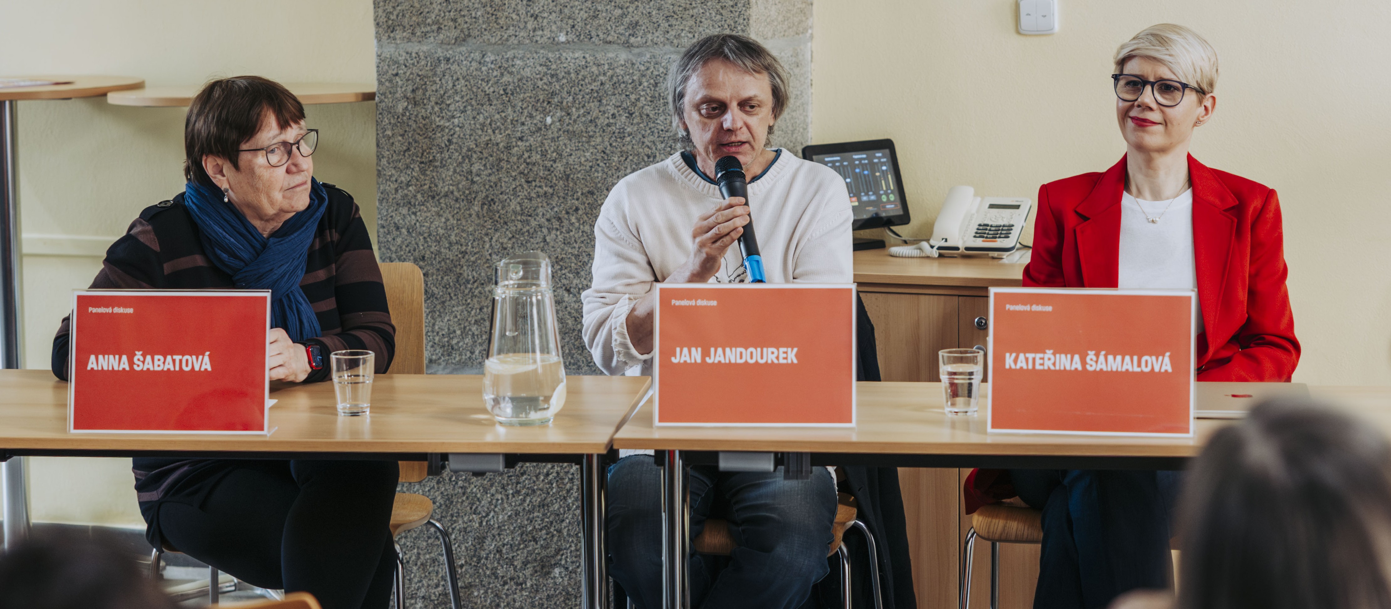 banner na homepage hosté