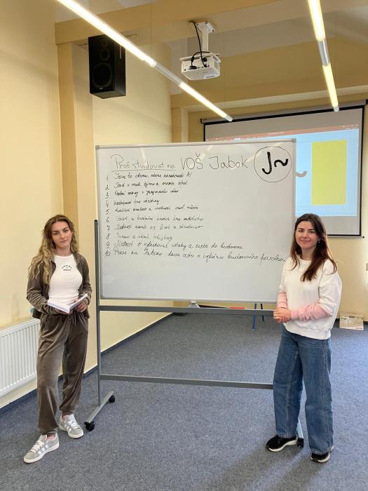 Studenti napsali na tabuli co si myslí o studiu na Jaboku